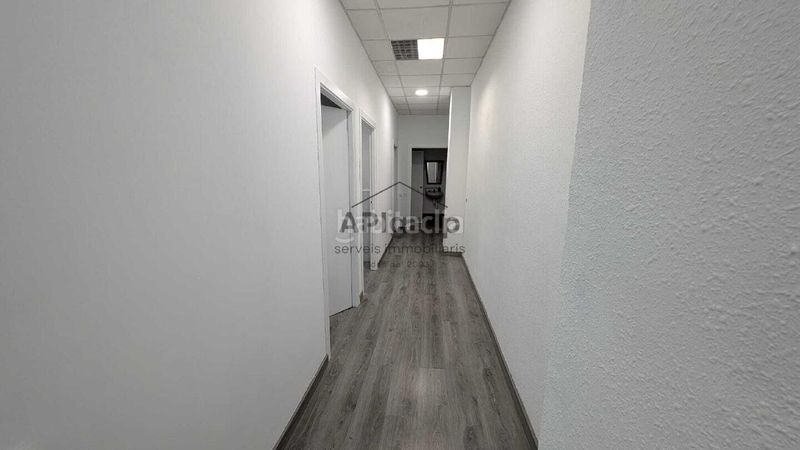 Foto 7a62dd2b-39d1-49b9-9796-1f2222a3d5cb. Local comercial a Centre Sabadell