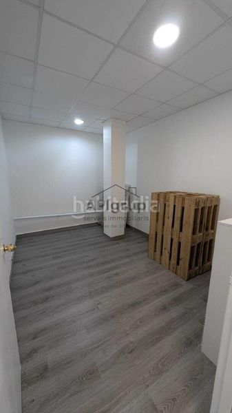 Foto f9ce0567-5d19-474e-ba0a-a0f06ad54cf4. Local comercial a Centre Sabadell