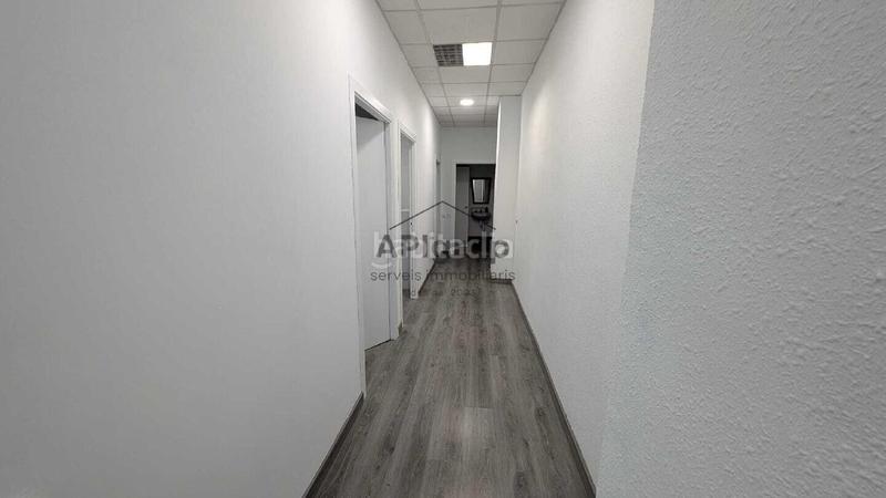 Foto 5267e83f-e5f8-49c2-bf38-504672c7c993. Local comercial en Centre Sabadell