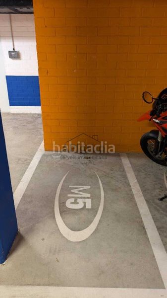 Foto e8722999-5b53-4035-a6cc-39911482bfd9. Aparcament cotxe a Turó de Can Mates Sant Cugat del Vallès