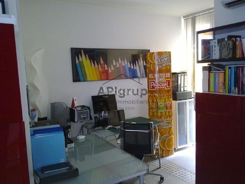 Foto 2fcae200-89c3-47ac-92a5-dd8bdb1f7bcb. Lloguer local comercial a Centre Sabadell