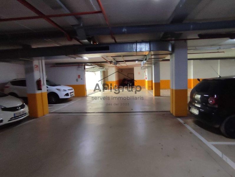 Foto 0aca5865-6d65-4f1a-984f-72363f7a68b5. Aparcament cotxe a Castellarnau Sabadell