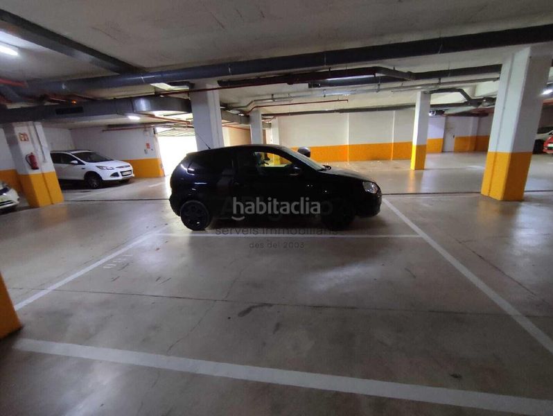 Foto 1331514d-6f46-44fd-9c10-1742933a2d3a. Aparcament cotxe a Castellarnau Sabadell