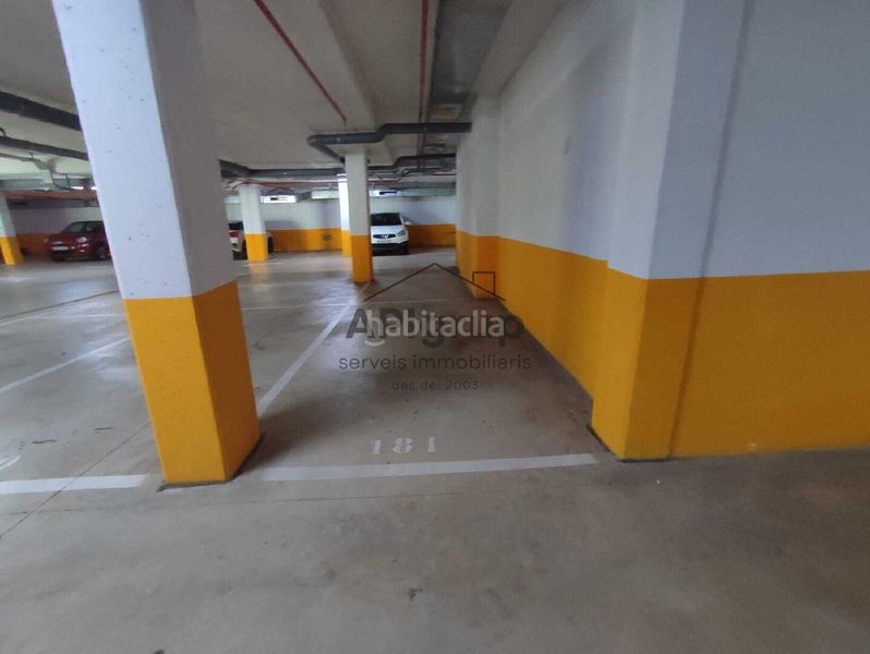 Foto 242afe0c-2424-4f7d-8636-b2379f651ae4. Aparcament cotxe a Castellarnau Sabadell