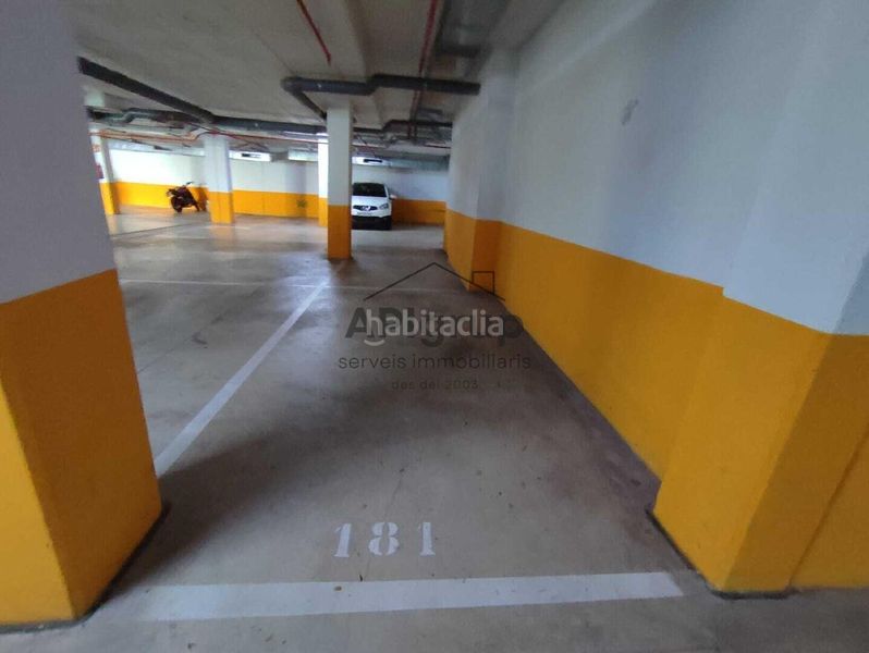 Foto b40a7091-de30-4ee6-ae5f-424e37f49629. Aparcament cotxe a Castellarnau Sabadell