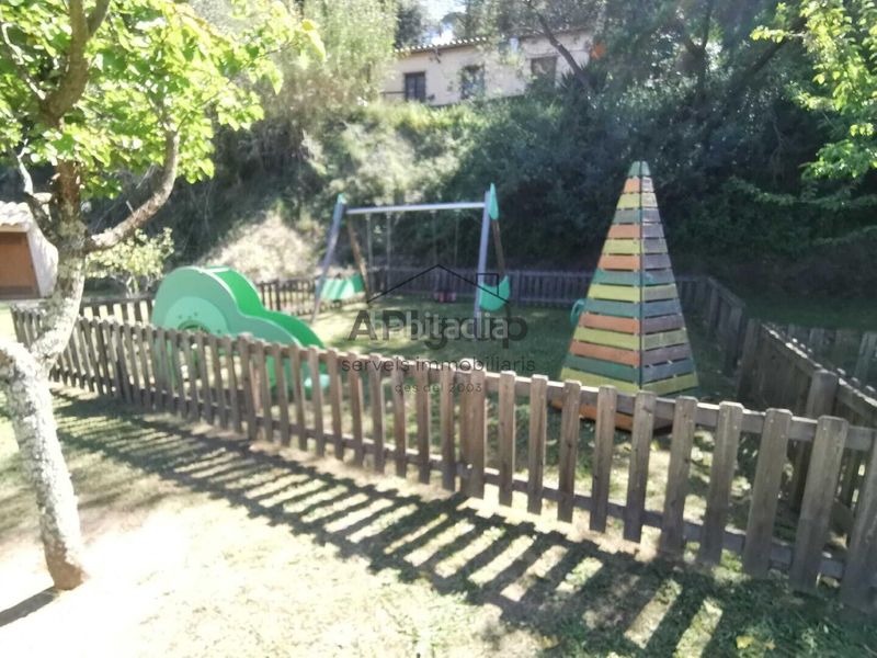 Foto 1ed0edd8-37c2-47c8-a4a3-37e5bf837f05. Masia a Sant Iscle de Vallalta