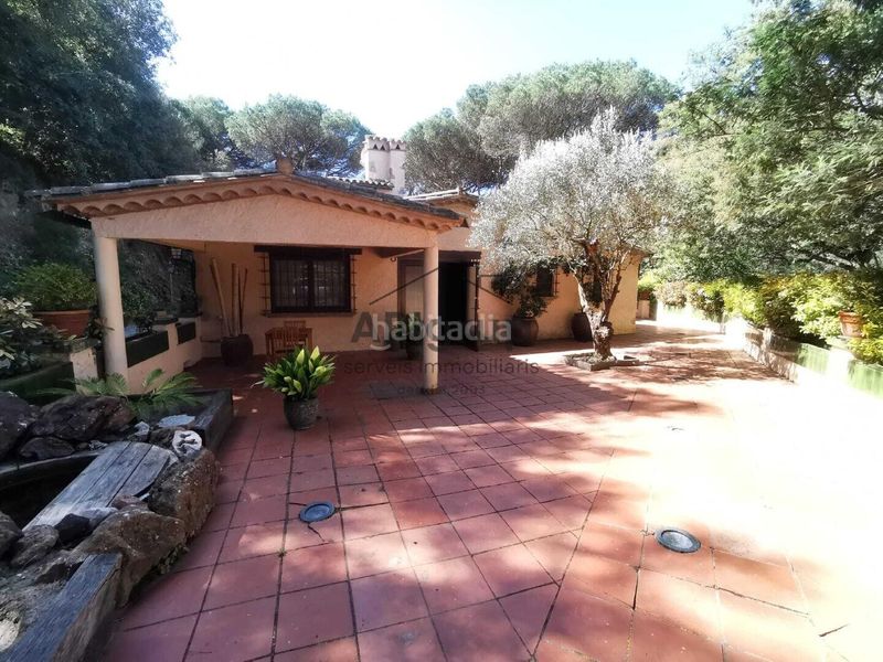 Foto a1e96243-dbc8-4c4b-8f4f-db42c0c0634e. Masia a Sant Iscle de Vallalta