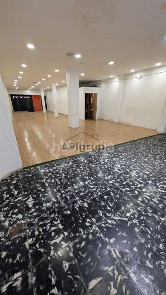 Foto b1955f60-bbb3-4ce9-9d2b-2dd733921063. Local comercial a Creu de Barberà Sabadell