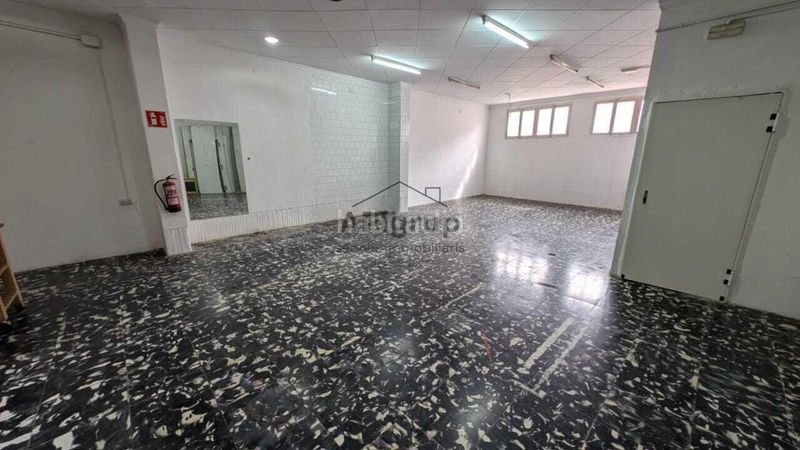 Foto bd5a5d29-5a13-4ae5-97b8-b1aa663e5b90. Local comercial a Creu de Barberà Sabadell