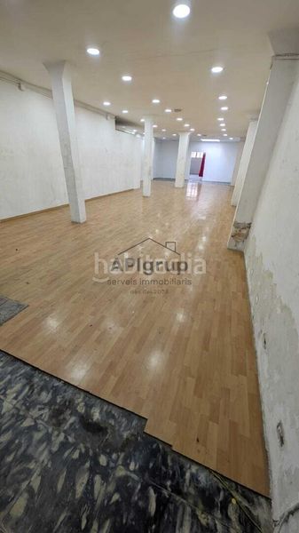 Foto d771e252-dbe5-4efd-a62f-b4b020f3deb9. Local comercial a Creu de Barberà Sabadell