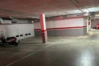 Parking voiture à Carrer emili 34. Oportunidad de inversión: cesión de remate