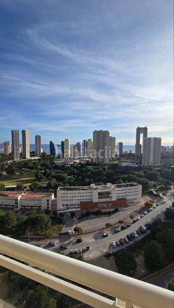 Foto 8334d68c-7bf9-440c-9df4-0e9d2adb8990. Apartament amb aparcament piscina a Via Parque Benidorm