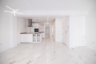 Apartament en Pueblo. Modern apartment with terraces in the center of calpe - just 300