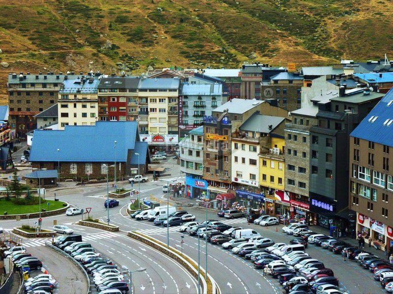 Foto 21ac5238-e56f-4f23-80ee-34c87e470c79. Local comercial a Pas de La Casa Encamp