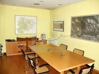 Miete Büro  Avinguda de santa coloma. Despacho en alquiler en santa coloma
