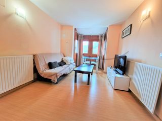 Miete Etagenwohnung in Soldeu-Incles. Alquiler de larga estancia en soldeu acogedor apartamento con pa
