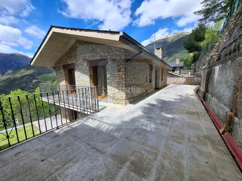 Foto 1cebbff7-4547-49d4-b421-e92be086f6f4. Casa amb aparcament a Aixirivall Sant Julià de Lòria