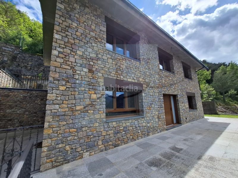 Foto 7098d713-1637-40b4-b28e-a50b2f6f8f41. Casa amb aparcament a Aixirivall Sant Julià de Lòria