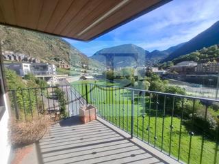 Etagenwohnung  N/a. Piso exclusivo y luminoso con dos plazas de aparcamiento y trast