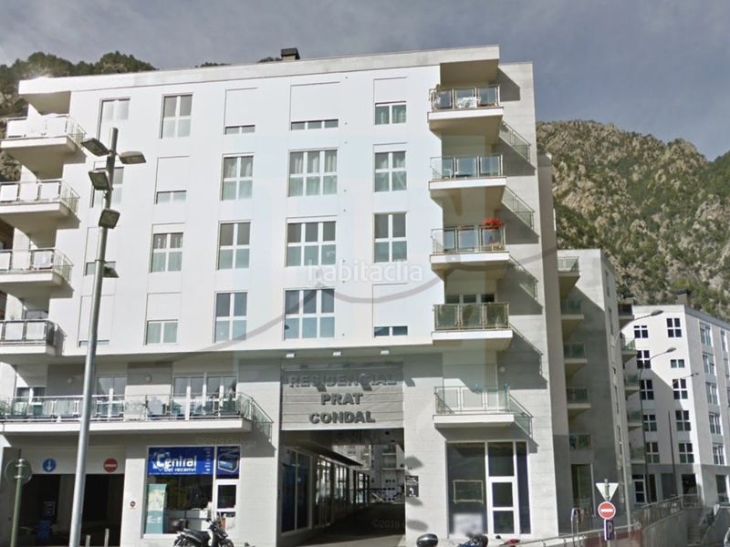 Foto c4733044-8182-4ee3-8999-d0658a7bfd81. Pis amb aparcament a Santa Coloma Andorra la Vella