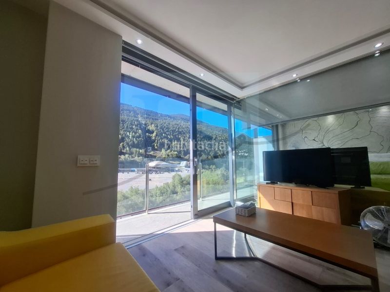 Foto 19ea8b17-9971-475b-b888-91e0d2f06e0b. Rent flat with parking in El Tarter Canillo