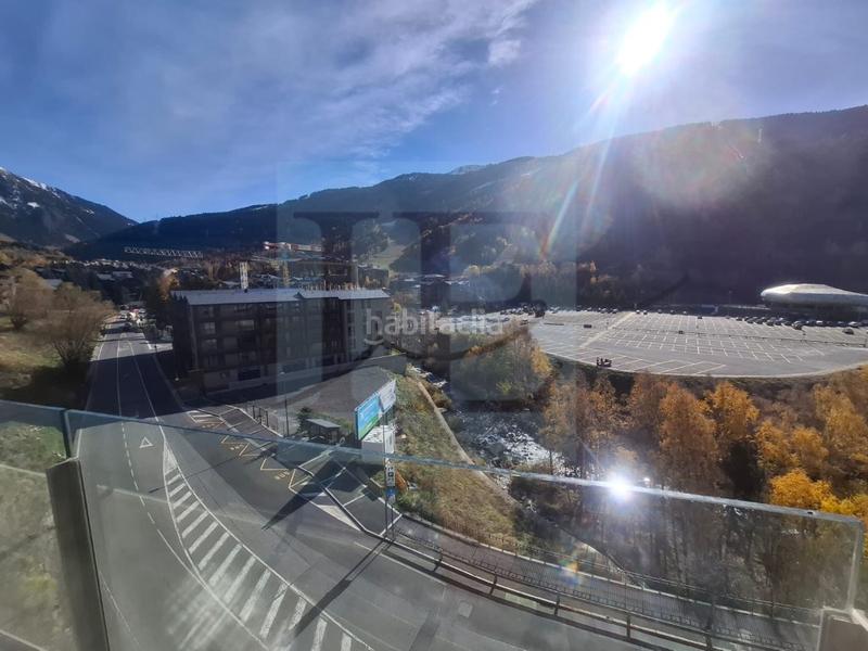 Foto 15580c6e-a075-47fe-8ff2-f21e38dc9054. Rent flat with parking in El Tarter Canillo