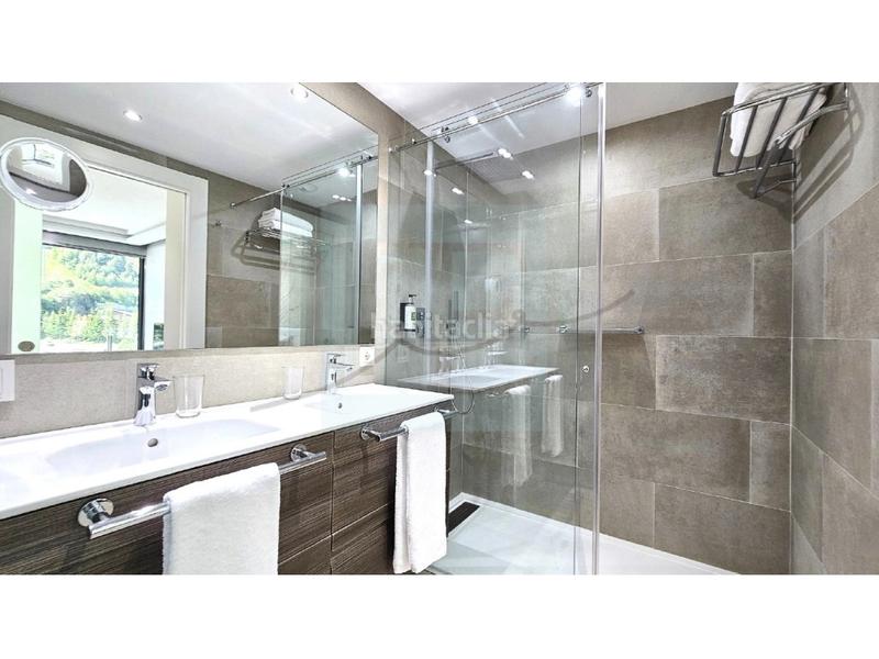 Foto f67cce1d-5a4d-43b9-9a6d-3fe645bdd74d. Location appartement avec parking dans El Tarter Canillo