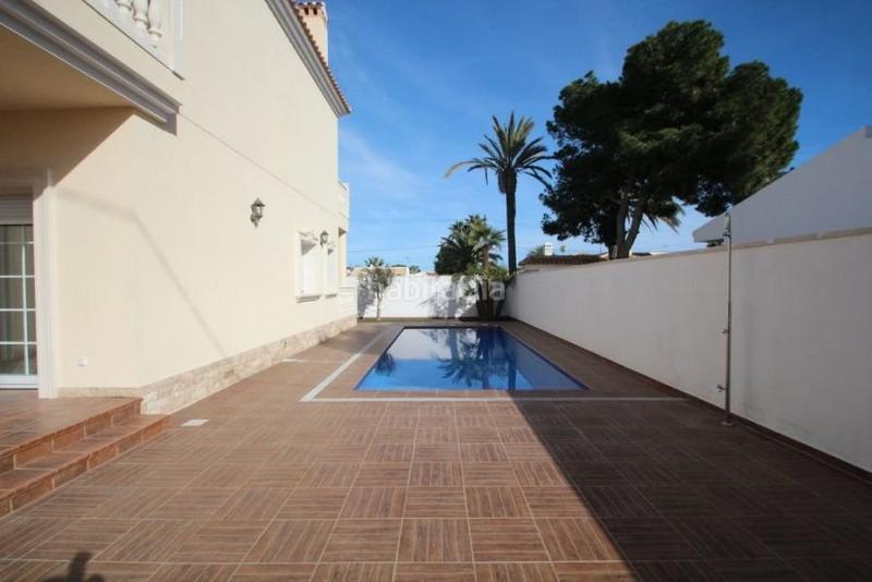 Foto 041f8e1b-f305-488a-a981-bb1595369b7a. Casa en n/a en Cabo Roig Orihuela