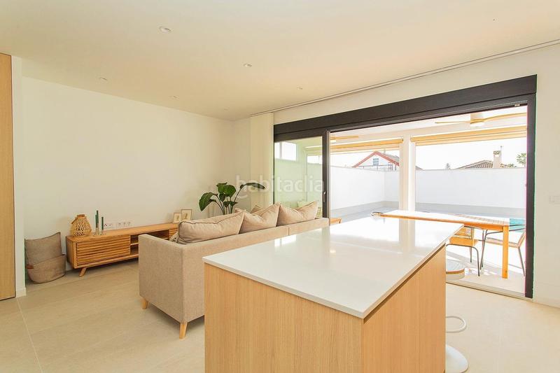 Foto 0426bc37-f28e-4733-a0ad-710f30ebf21e. Country house in n/a in Zona Carrefour - Urbanizaciones Torrevieja