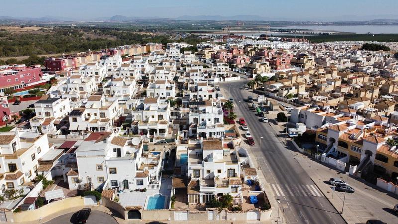 Foto 9932d37b-1649-455b-9f38-df8003642eb3. Casa adosada en n/a en La Florida Orihuela