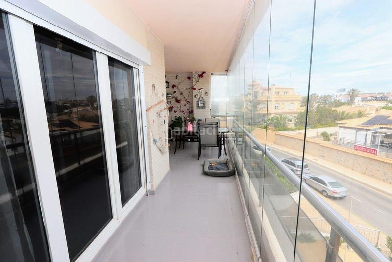 Foto ed2cba43-bd91-47f4-8557-0c554156cc78. Apartamento en n/a en Playa Flamenca Orihuela