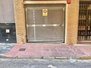 Aparcament cotxe a N/a