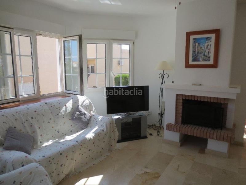 Foto 242ef5ee-83a3-41d9-a32a-e0ff5d410f84. Casa en calle cadiz 9 en San Miguel de Salinas