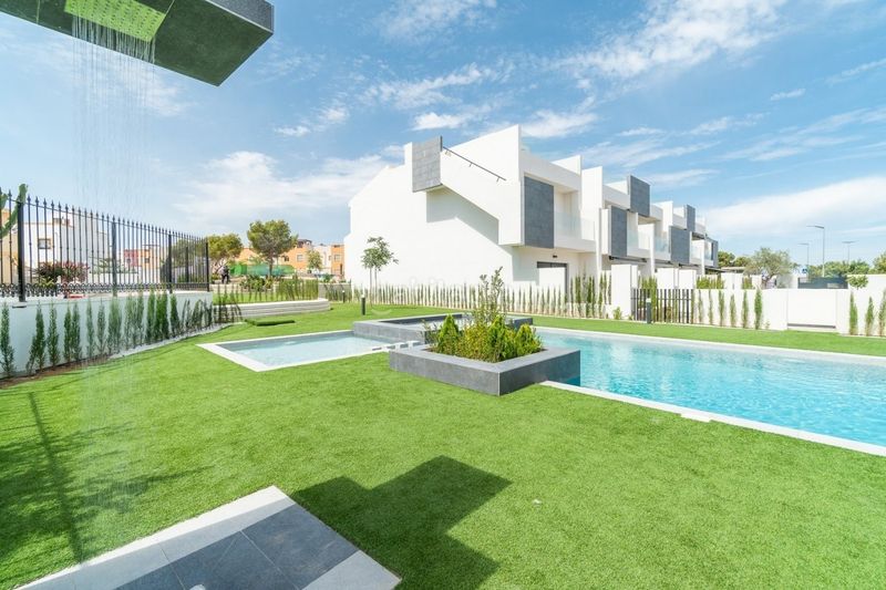 Foto a4f9098c-3e24-4f3d-8a15-0963701577d7. Casa en n/a en Los Balcones-Los Altos Torrevieja