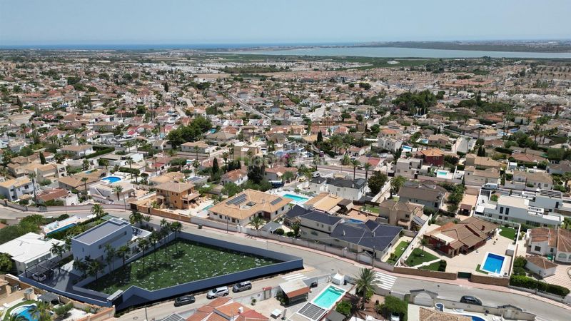 Foto 4f0d8a59-0b92-41cf-b7d2-a6e6a037397c. Casa a n/a a Rojales