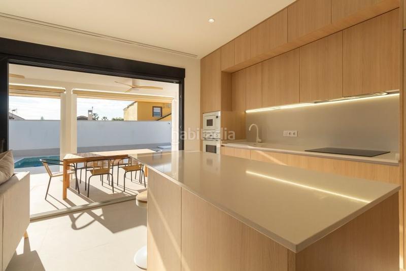 Foto b4c7749d-81c8-4332-b0ee-500e2b34b23c. Casa a schiera in n/a in Zona Carrefour - Urbanizaciones Torrevieja