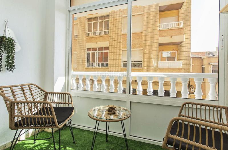 Foto e8275347-d94d-4e8c-b1a0-b866c53f23f8. Location rez-de-chaussée dans calle san emigdio 8 dans Torrevieja