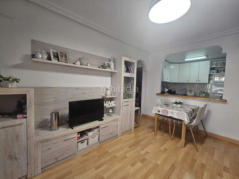 Foto db0cb1bd-bb3b-4525-b157-1116f2f47a56. Apartment in n/a in Cañada del Molino Torrevieja