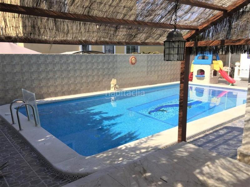 Foto 036f727a-115f-4c4b-b50d-d44e15f4ea0b. Country house in n/a in Zona Carrefour - Urbanizaciones Torrevieja