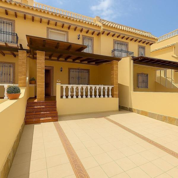 Foto ab4d6e4a-8a26-4284-bc94-0bd61e558f69. Duplex in n/a in La Florida Orihuela