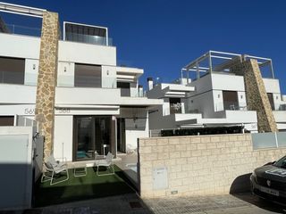 Semi detached house in N/a