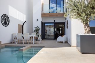 House in N/a