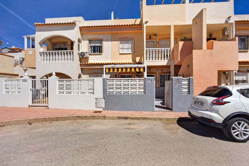 Foto d570e7a0-7db3-4b2f-b01d-eed13f05bf2f. Apartamento en n/a en La Florida Orihuela