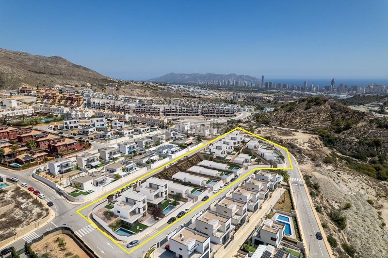 Foto 45b8ea34-7d8c-46da-8cbb-04509a7321c1. Casa a n/a a balcón de Finestrat-terra marina Finestrat