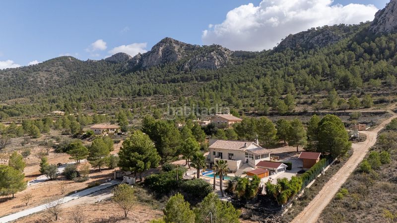 Foto 063b327b-9466-49e3-8557-9054298cba60. Casa amb piscina a Jumilla