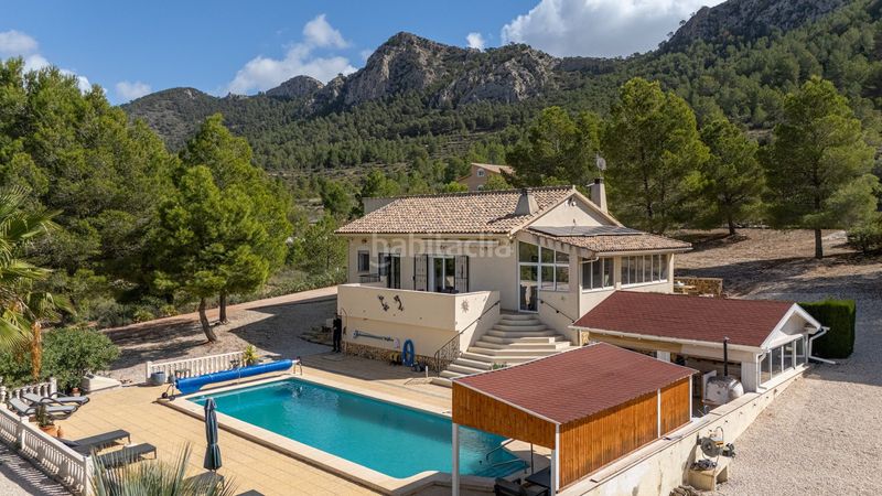 Foto 2c5d2bb6-a8fa-4721-84cc-bc83ccae705d. Casa amb piscina a Jumilla