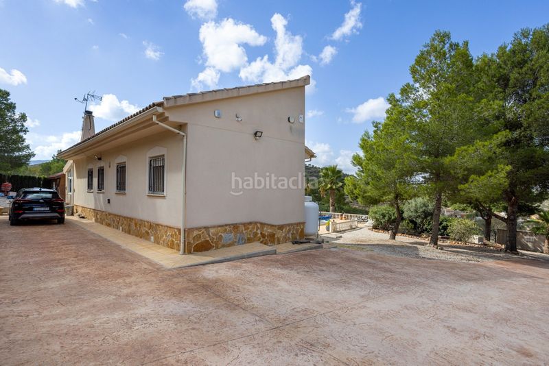 Foto ff0d56f8-b733-4f31-9294-0cf4ace05e07. Casa amb piscina a Jumilla