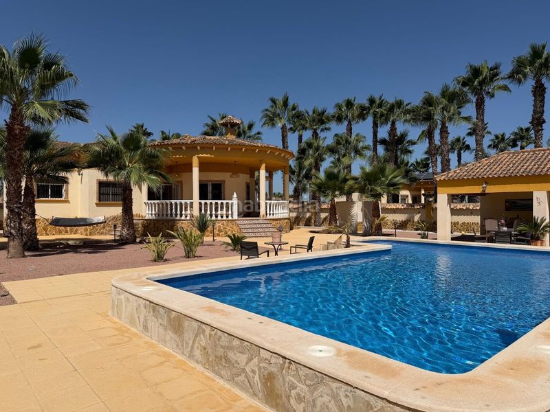 Foto f7f141af-9baf-44b5-b04e-a2e050077c0e. Casa a n/a a Catral