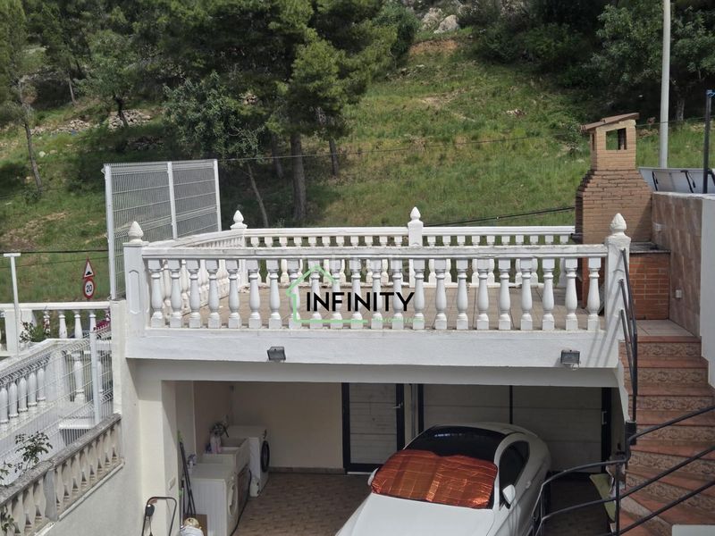 Foto 55f51667-3ac8-44b9-9534-1725f07ebaf0. Casa amb piscina a Oliva pueblo Oliva
