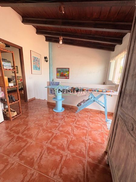 Foto d05f149e-6b53-4e9d-a817-d24fc5b40432. Casa a Vilallonga / Villalonga